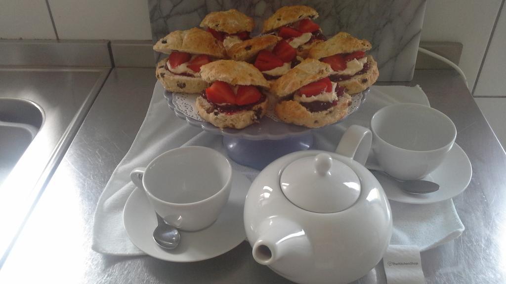 Leafy Lane Guesthouse Amlwch Buitenkant foto